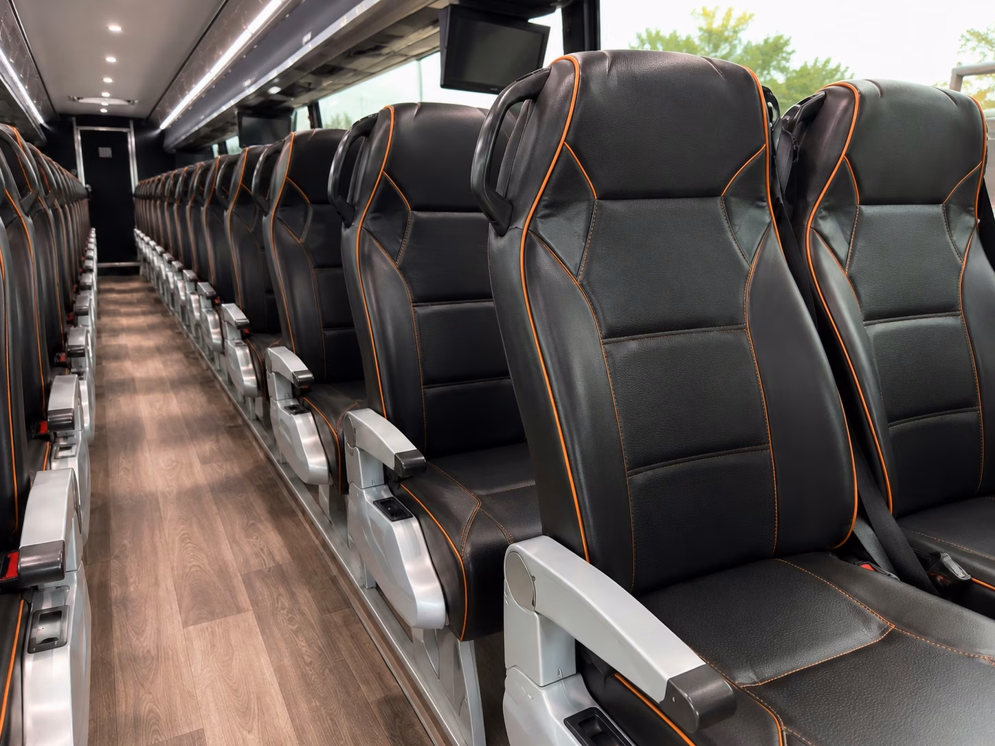 corporate and convention charter bus rentals in new rochelle