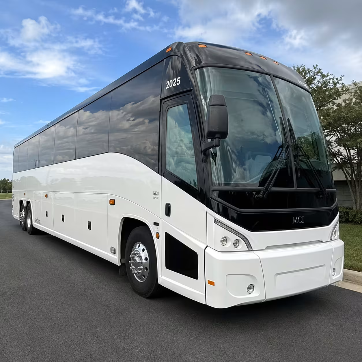 employee shuttle bus rentals in new rochelle
