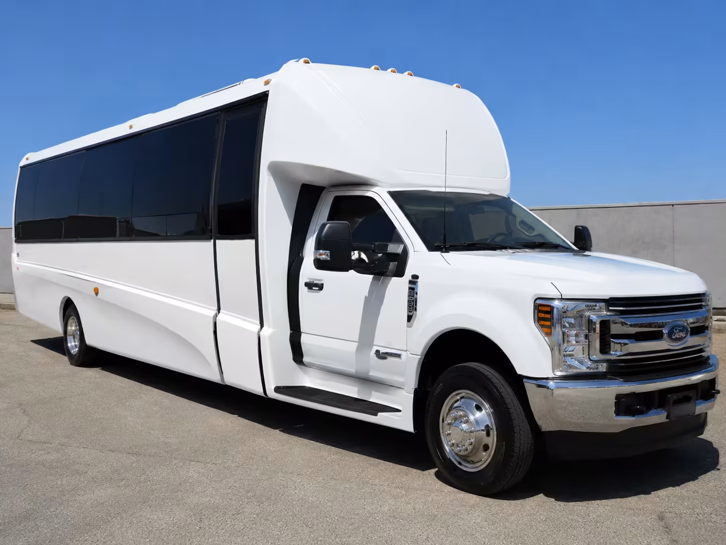 minibus rentals for waterfront wedding venues in new rochelle